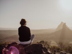 How Non-Dual Teachings Deepen the Insight Meditation Journey for Lasting Awareness